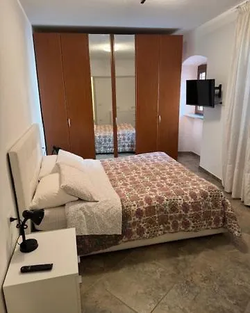 酒店 Ristorante Cavallo Bianco 德罗内罗